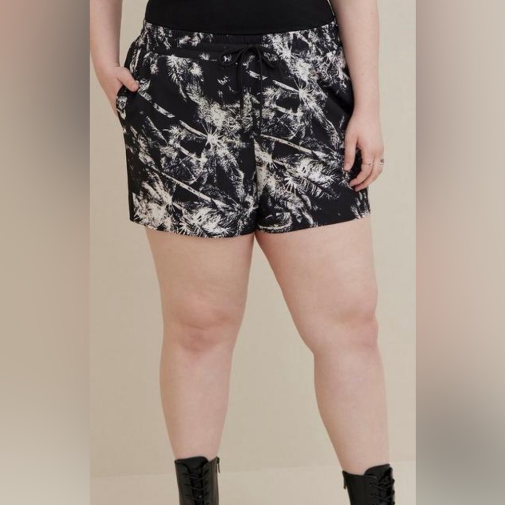 3X - torrid LoveSick Shorts